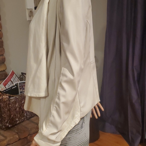 Tan jacket - Picture 5 of 6
